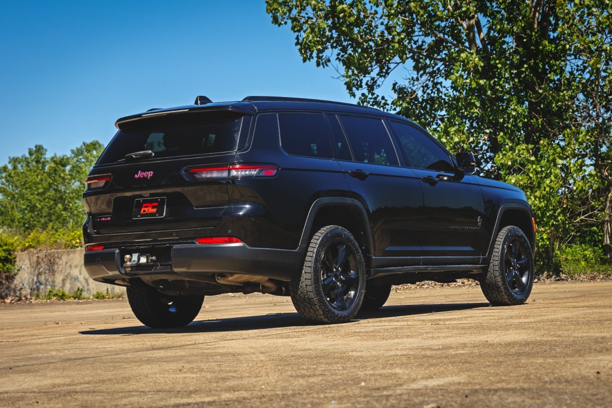 Jeep Grand Cherokee L Suspension Lift Kit - Rough Country - 2 Inch Lift Kit | W/O Air Suspension - '21-'26
